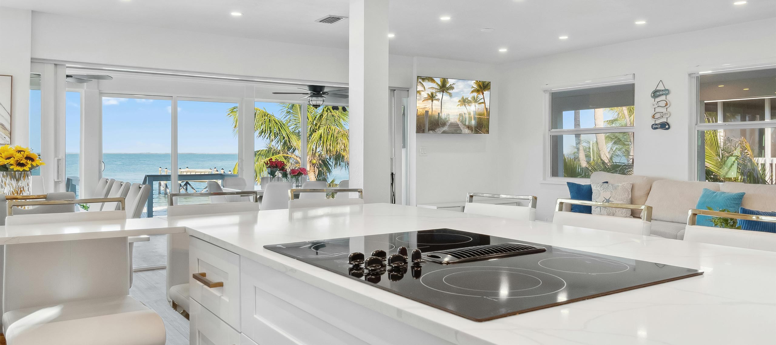 villa-open-kitchen-ocean-view-interior